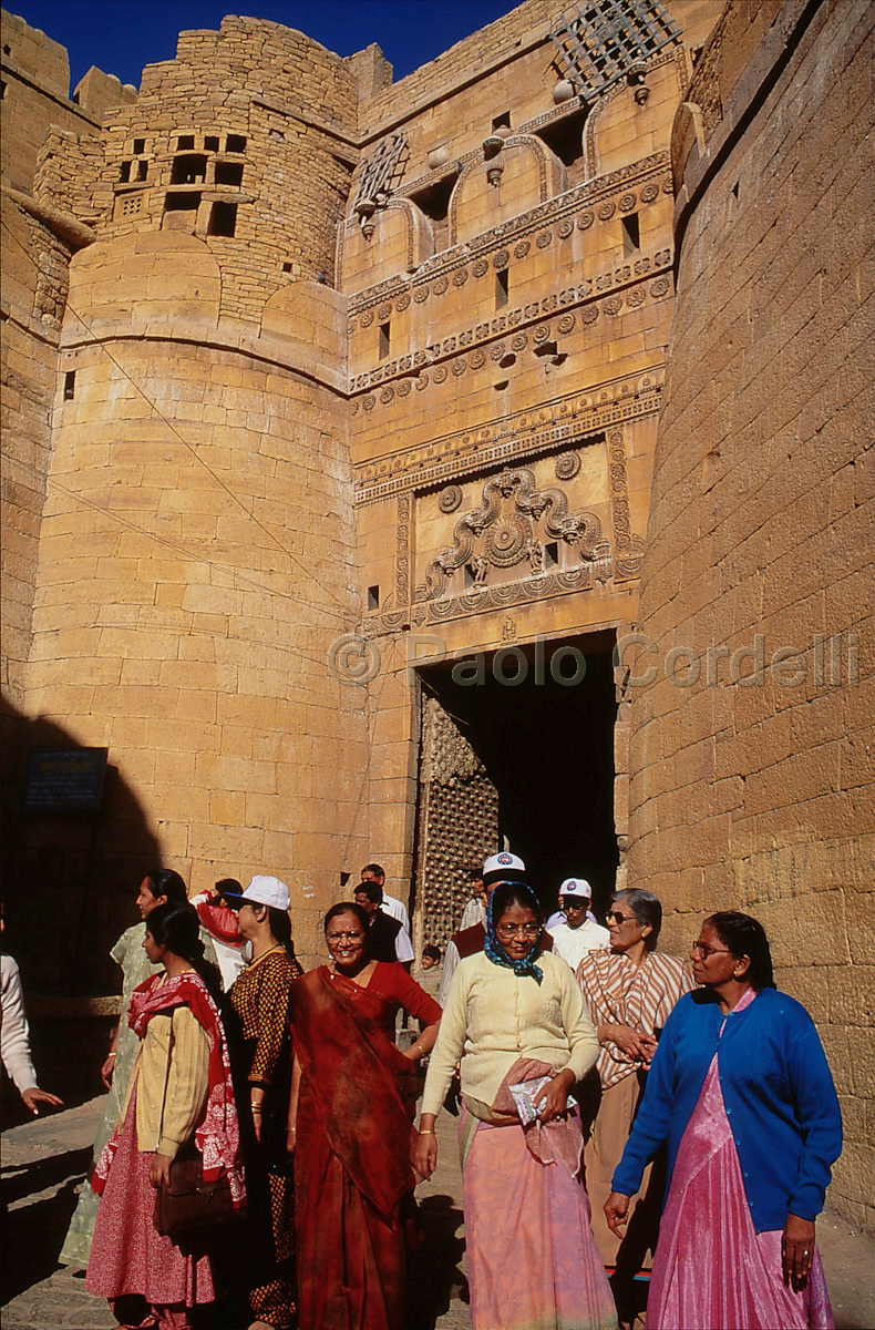 Mehrangarh Fort gate, Jodhpur, Rajasthan, India
(cod:India 32)